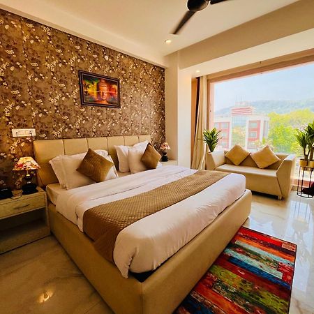 Hotel Golden Temple View By La Casa, Amritsar #Top Rated #Most Awarded #Swimming Pool #Prime Location #Luxury Rooms #Parking #Rooftop Cafe Екстериор снимка