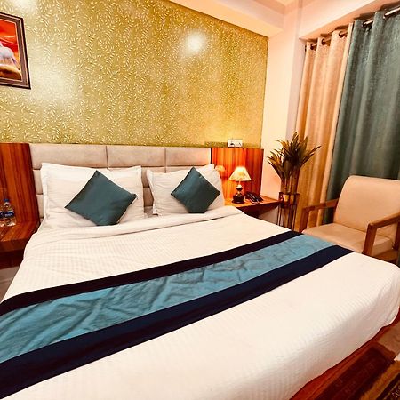 Hotel Golden Temple View By La Casa, Amritsar #Top Rated #Most Awarded #Swimming Pool #Prime Location #Luxury Rooms #Parking #Rooftop Cafe Екстериор снимка