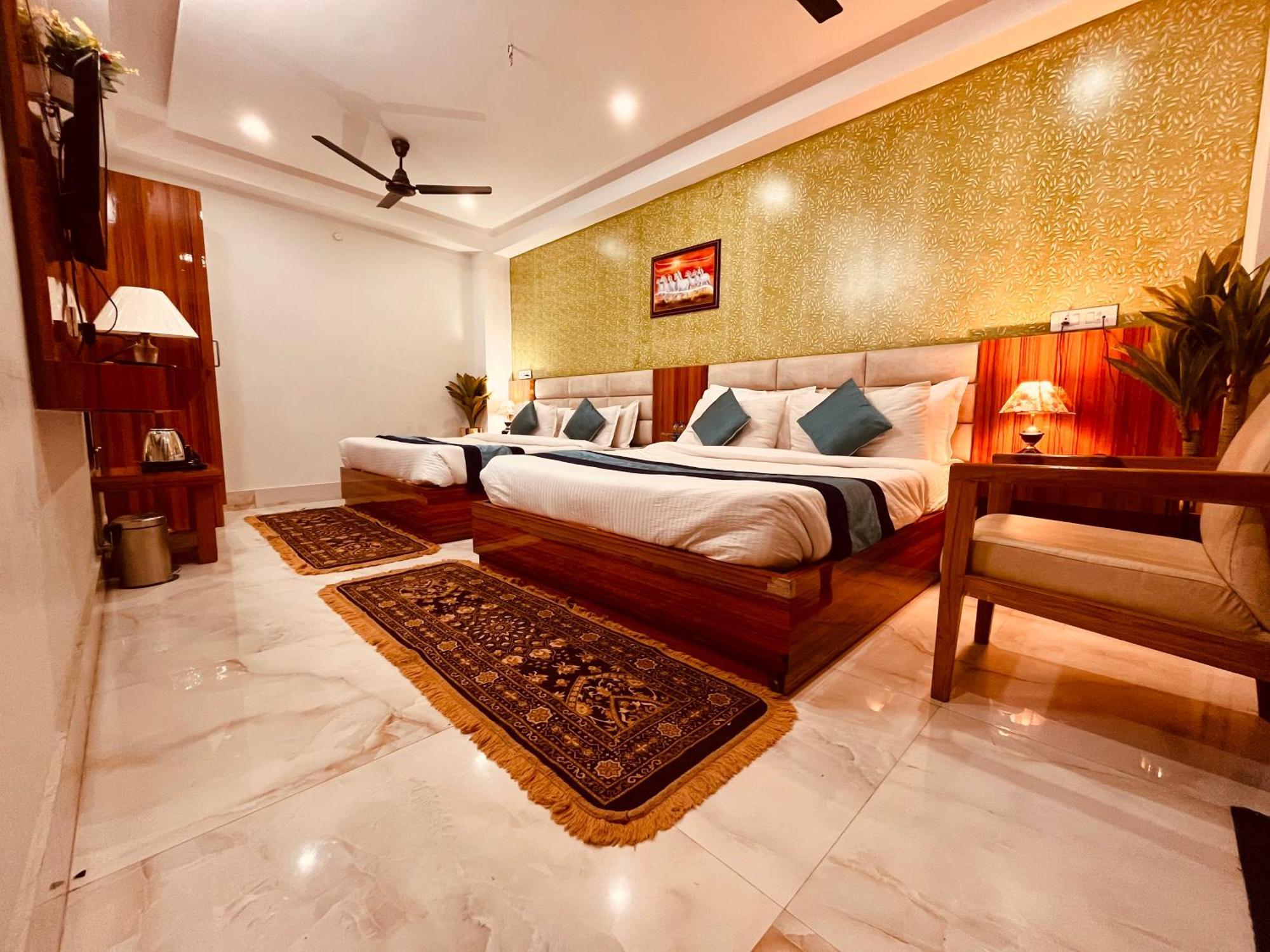 Hotel Golden Temple View By La Casa, Amritsar #Top Rated #Most Awarded #Swimming Pool #Prime Location #Luxury Rooms #Parking #Rooftop Cafe Екстериор снимка