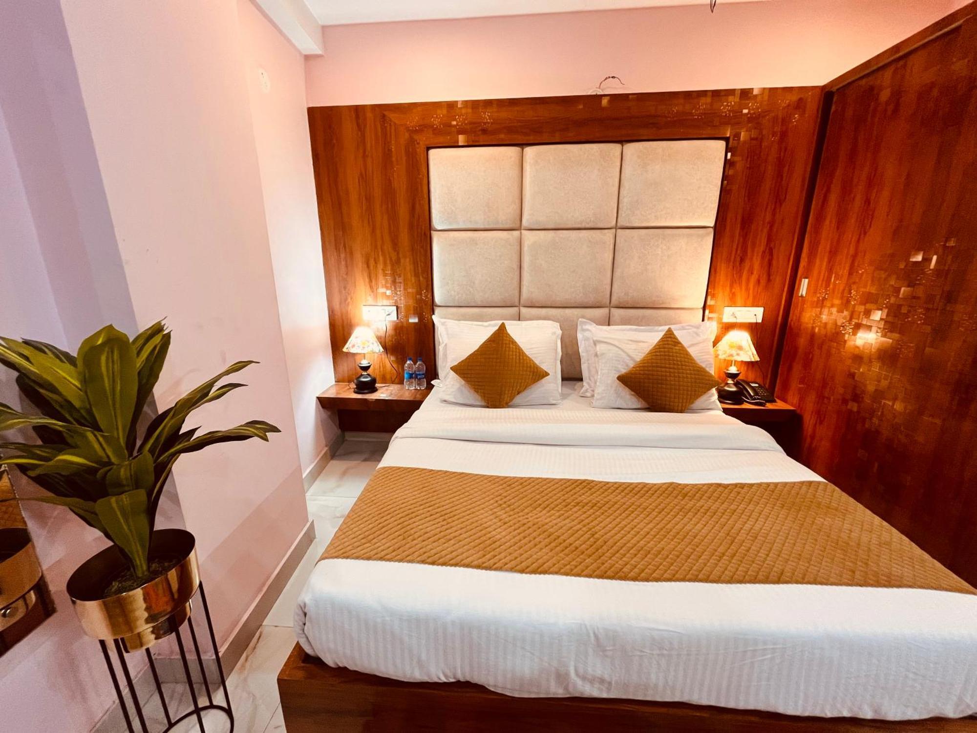 Hotel Golden Temple View By La Casa, Amritsar #Top Rated #Most Awarded #Swimming Pool #Prime Location #Luxury Rooms #Parking #Rooftop Cafe Екстериор снимка