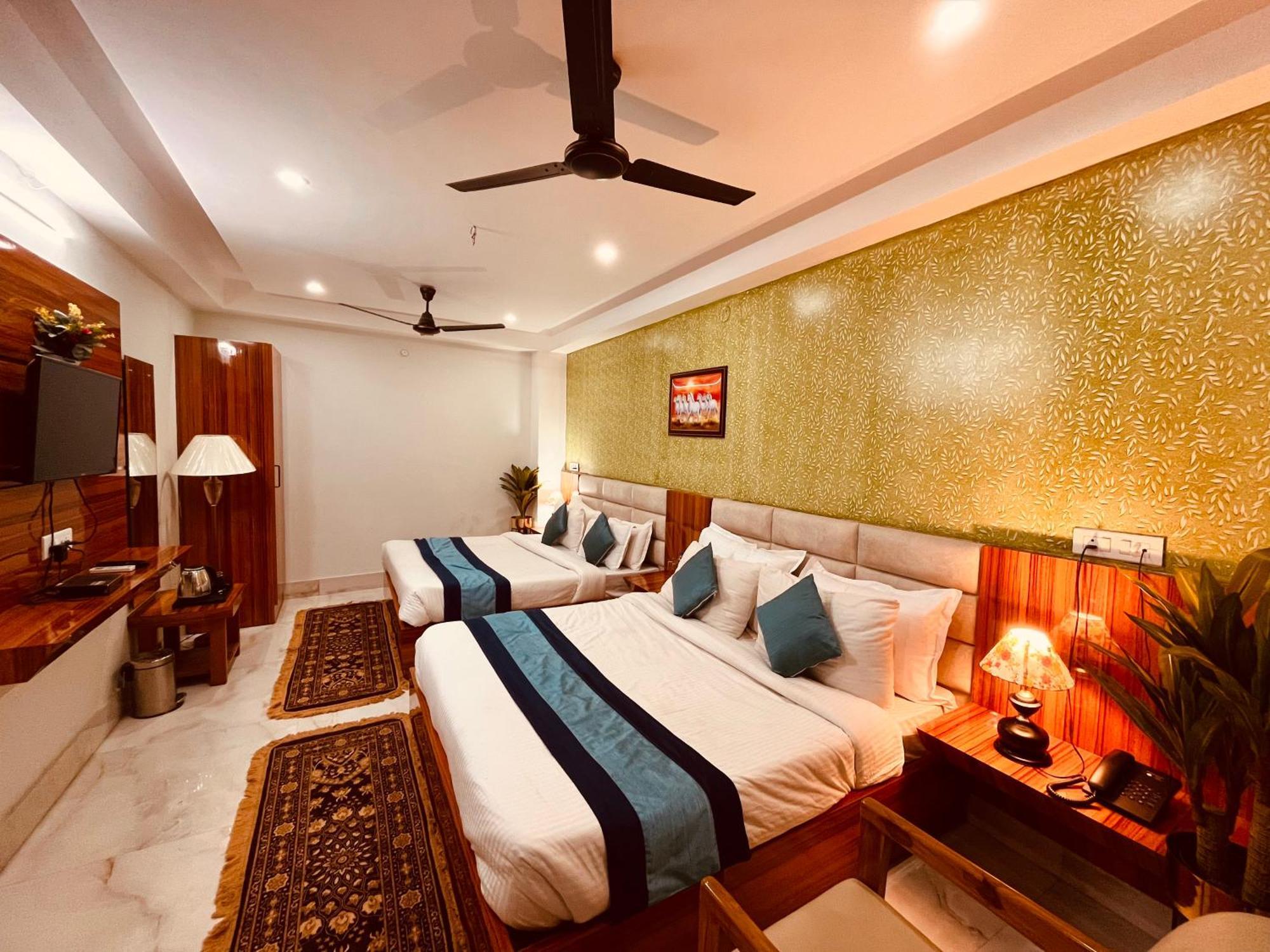 Hotel Golden Temple View By La Casa, Amritsar #Top Rated #Most Awarded #Swimming Pool #Prime Location #Luxury Rooms #Parking #Rooftop Cafe Екстериор снимка