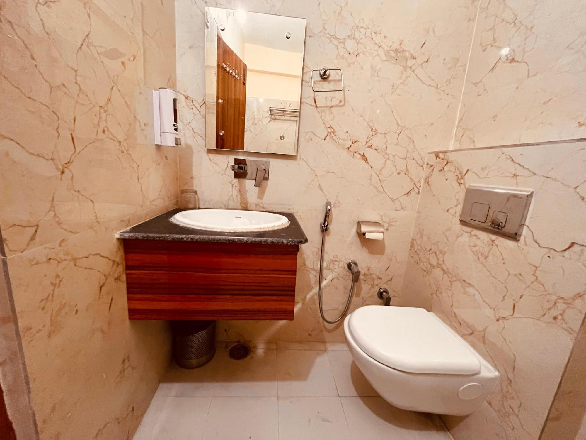 Hotel Golden Temple View By La Casa, Amritsar #Top Rated #Most Awarded #Swimming Pool #Prime Location #Luxury Rooms #Parking #Rooftop Cafe Екстериор снимка