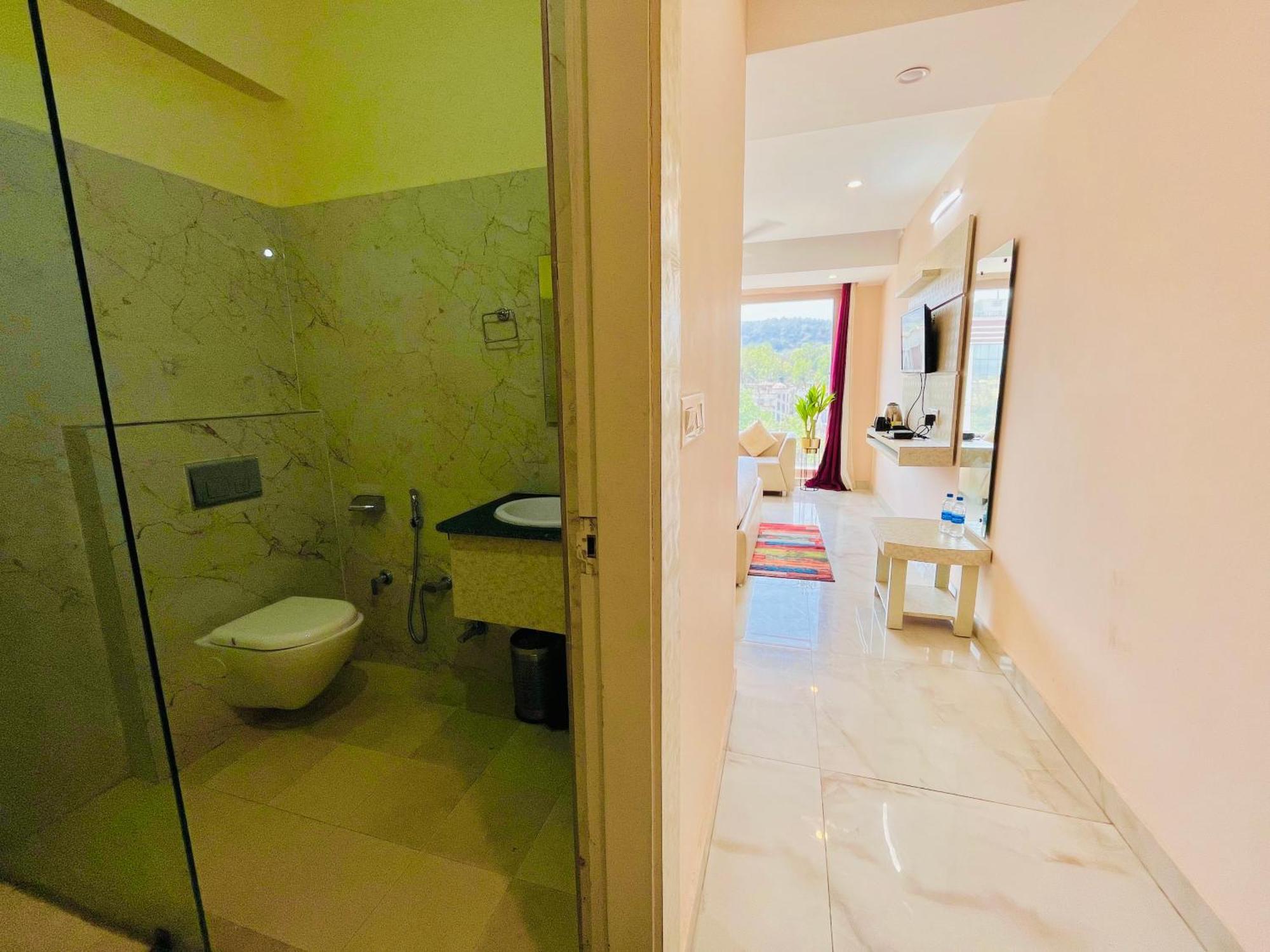 Hotel Golden Temple View By La Casa, Amritsar #Top Rated #Most Awarded #Swimming Pool #Prime Location #Luxury Rooms #Parking #Rooftop Cafe Екстериор снимка