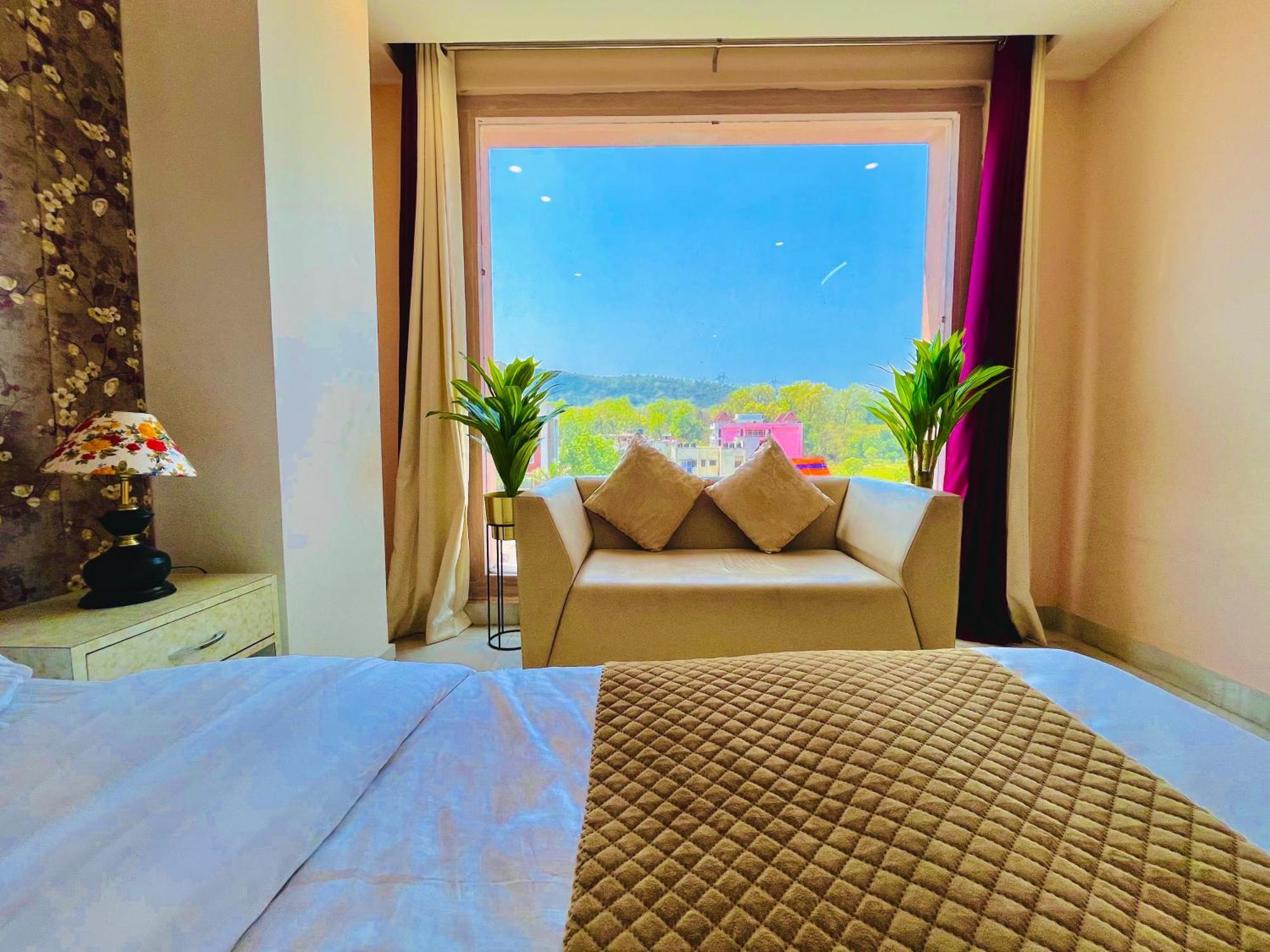 Hotel Golden Temple View By La Casa, Amritsar #Top Rated #Most Awarded #Swimming Pool #Prime Location #Luxury Rooms #Parking #Rooftop Cafe Екстериор снимка