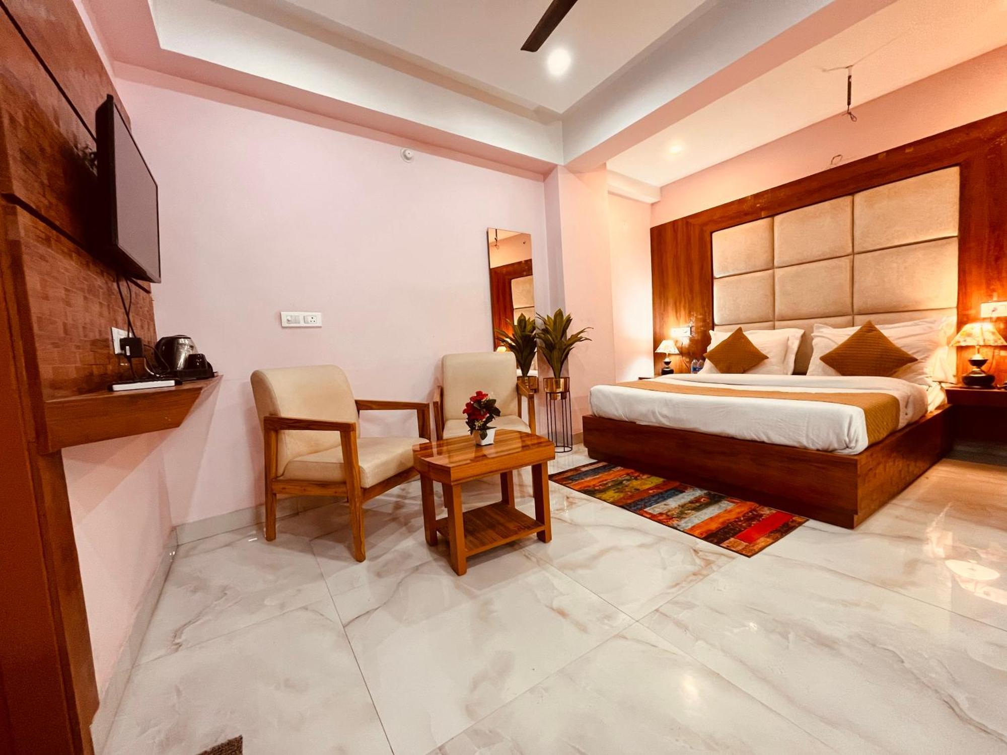 Hotel Golden Temple View By La Casa, Amritsar #Top Rated #Most Awarded #Swimming Pool #Prime Location #Luxury Rooms #Parking #Rooftop Cafe Екстериор снимка