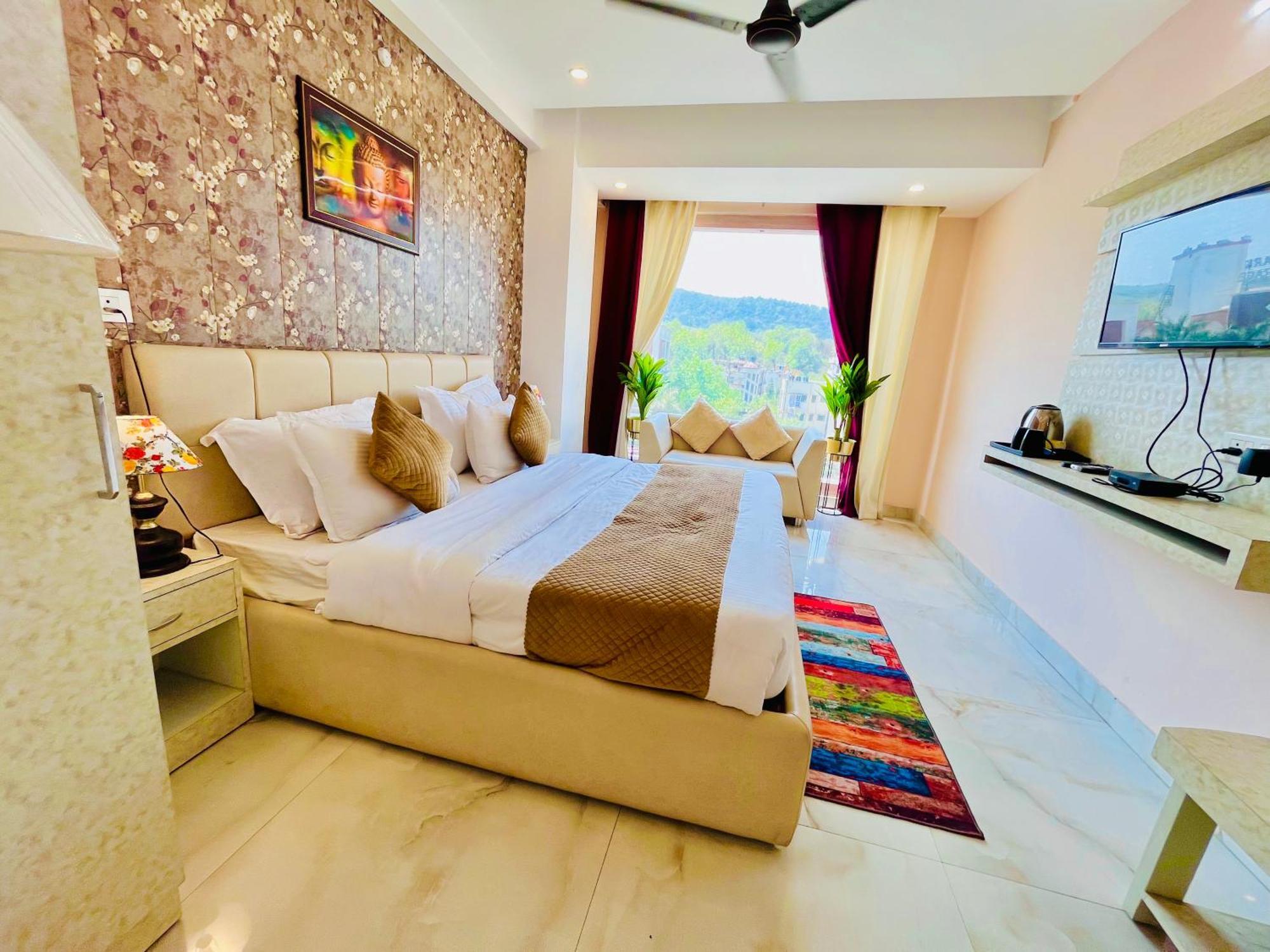 Hotel Golden Temple View By La Casa, Amritsar #Top Rated #Most Awarded #Swimming Pool #Prime Location #Luxury Rooms #Parking #Rooftop Cafe Екстериор снимка