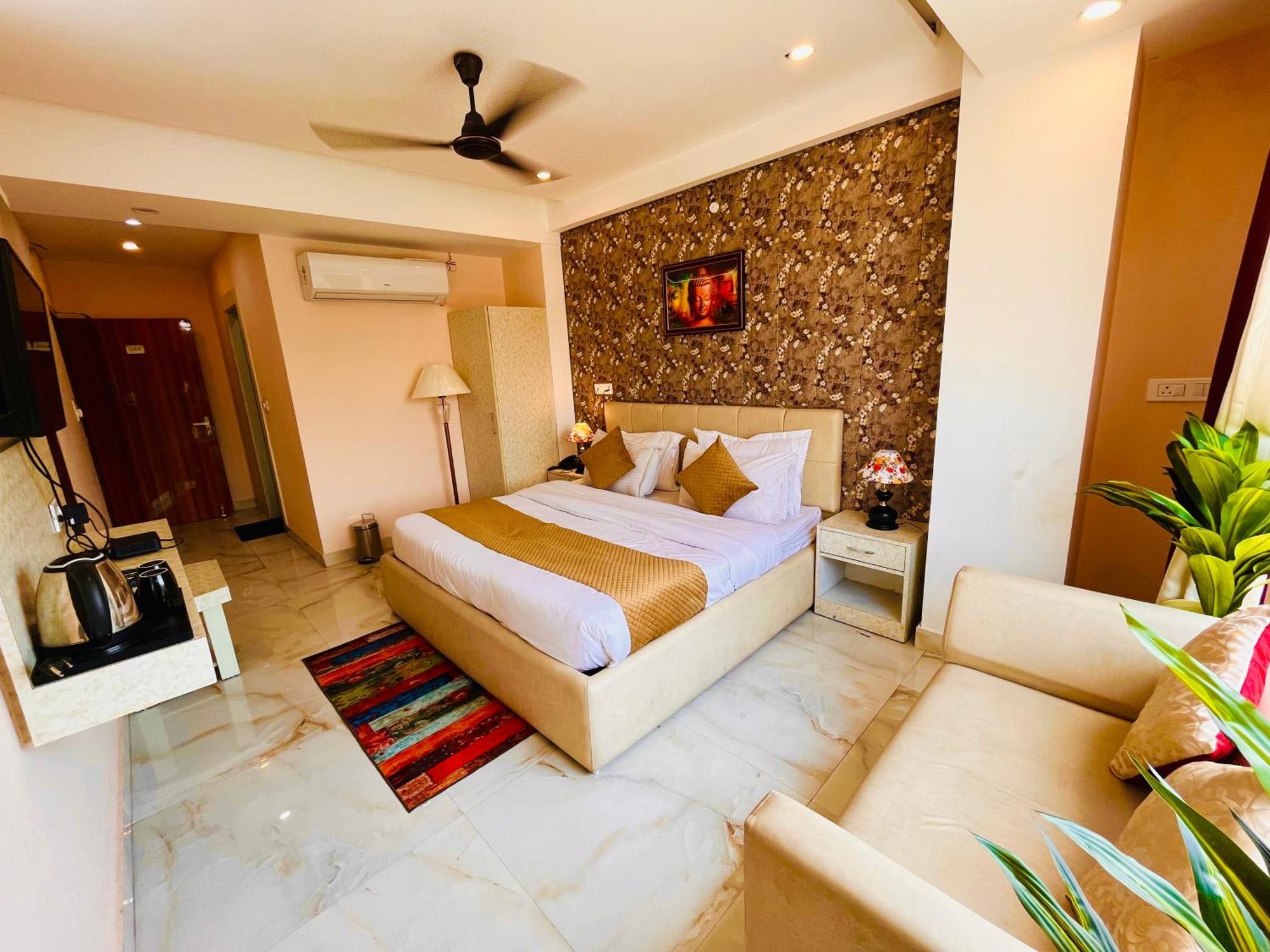 Hotel Golden Temple View By La Casa, Amritsar #Top Rated #Most Awarded #Swimming Pool #Prime Location #Luxury Rooms #Parking #Rooftop Cafe Екстериор снимка