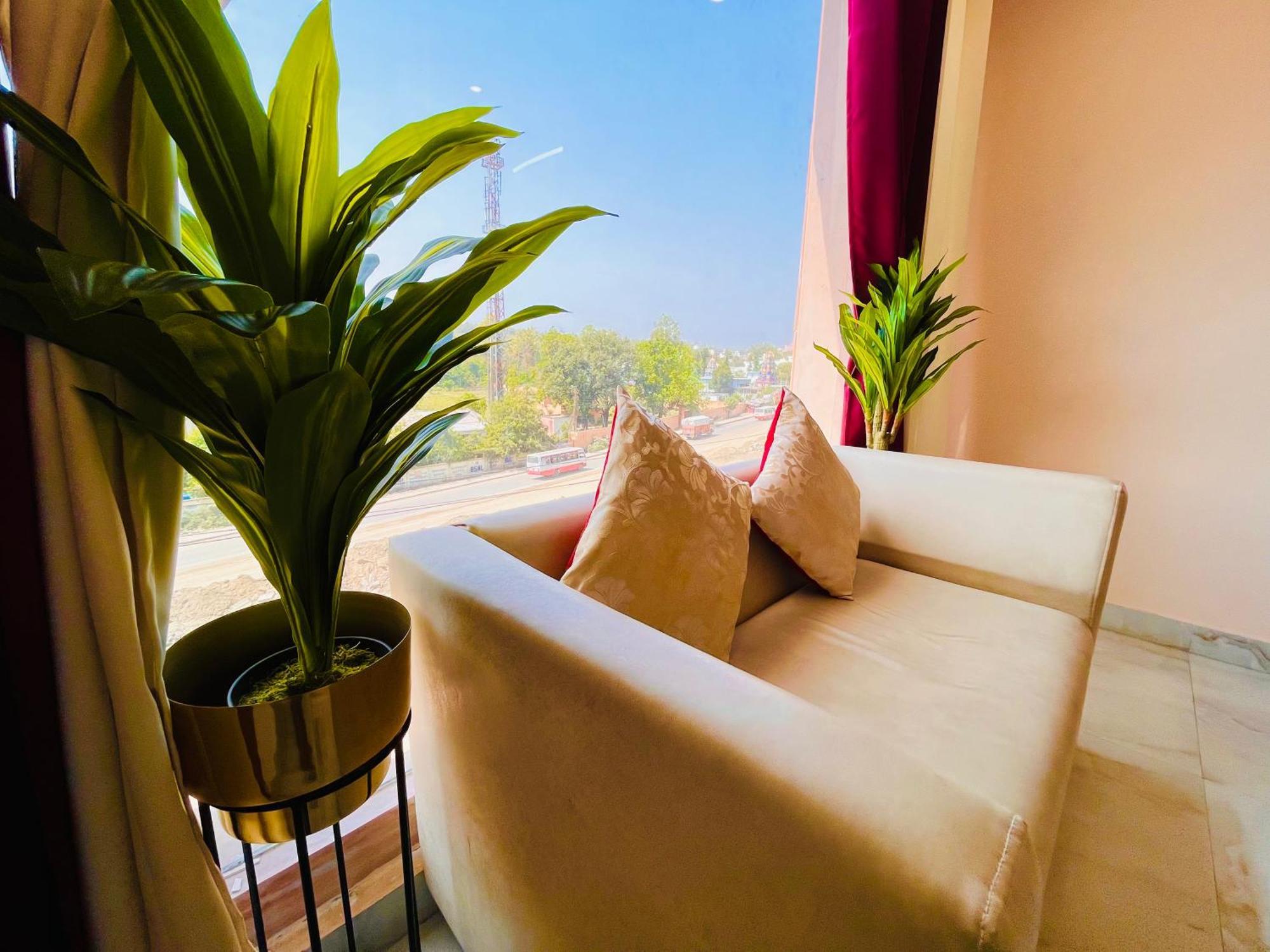 Hotel Golden Temple View By La Casa, Amritsar #Top Rated #Most Awarded #Swimming Pool #Prime Location #Luxury Rooms #Parking #Rooftop Cafe Екстериор снимка