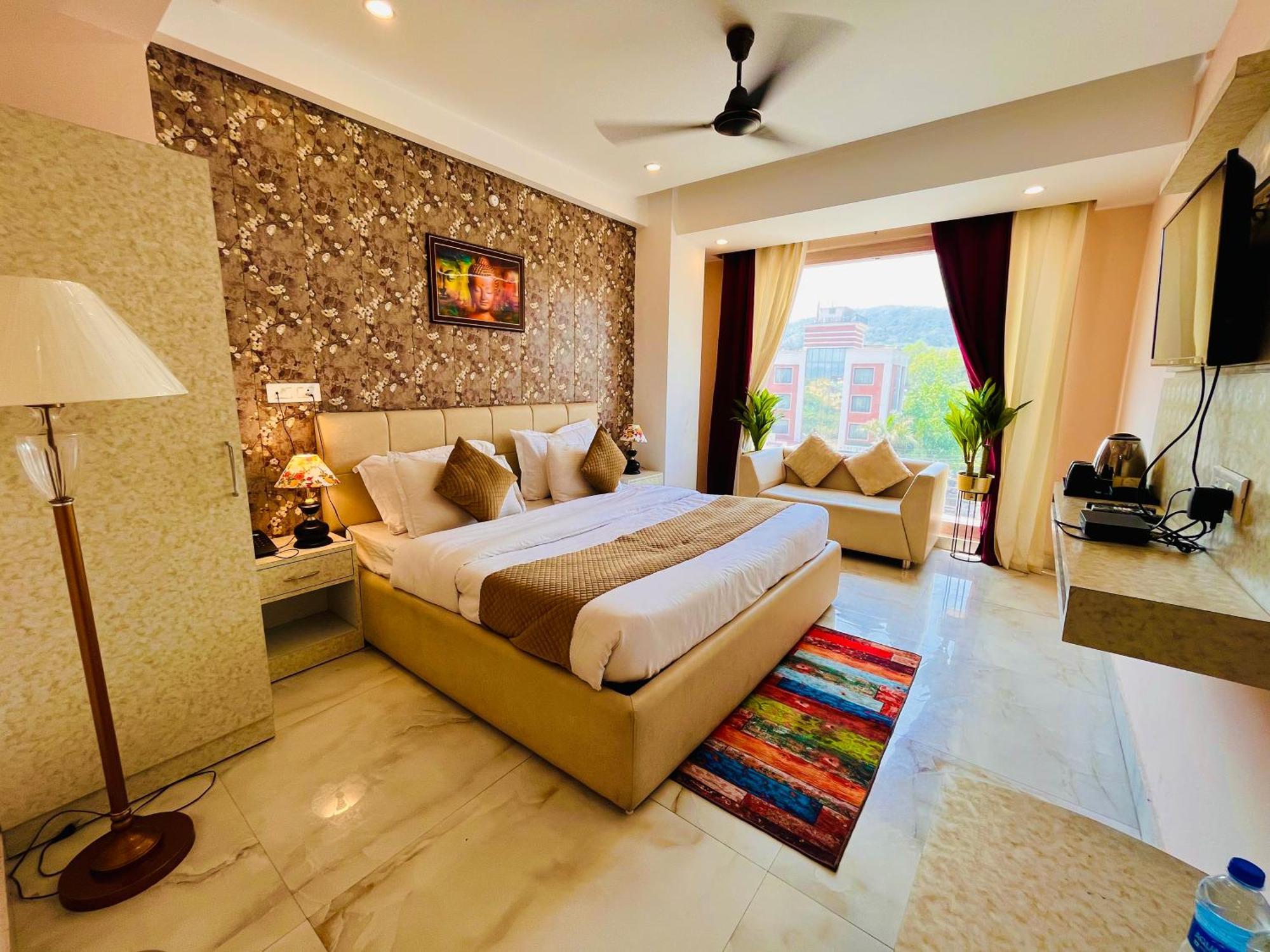 Hotel Golden Temple View By La Casa, Amritsar #Top Rated #Most Awarded #Swimming Pool #Prime Location #Luxury Rooms #Parking #Rooftop Cafe Екстериор снимка